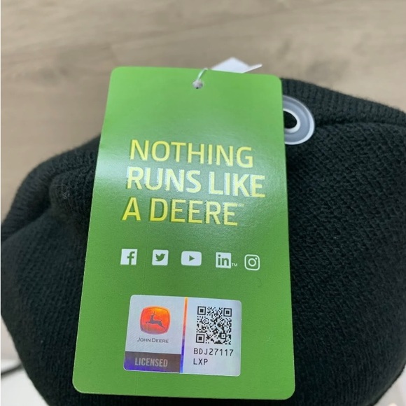 John Deere Genuine Black Toque Winter Cap. John Deere patch sewn on side - Picture 3 of 5